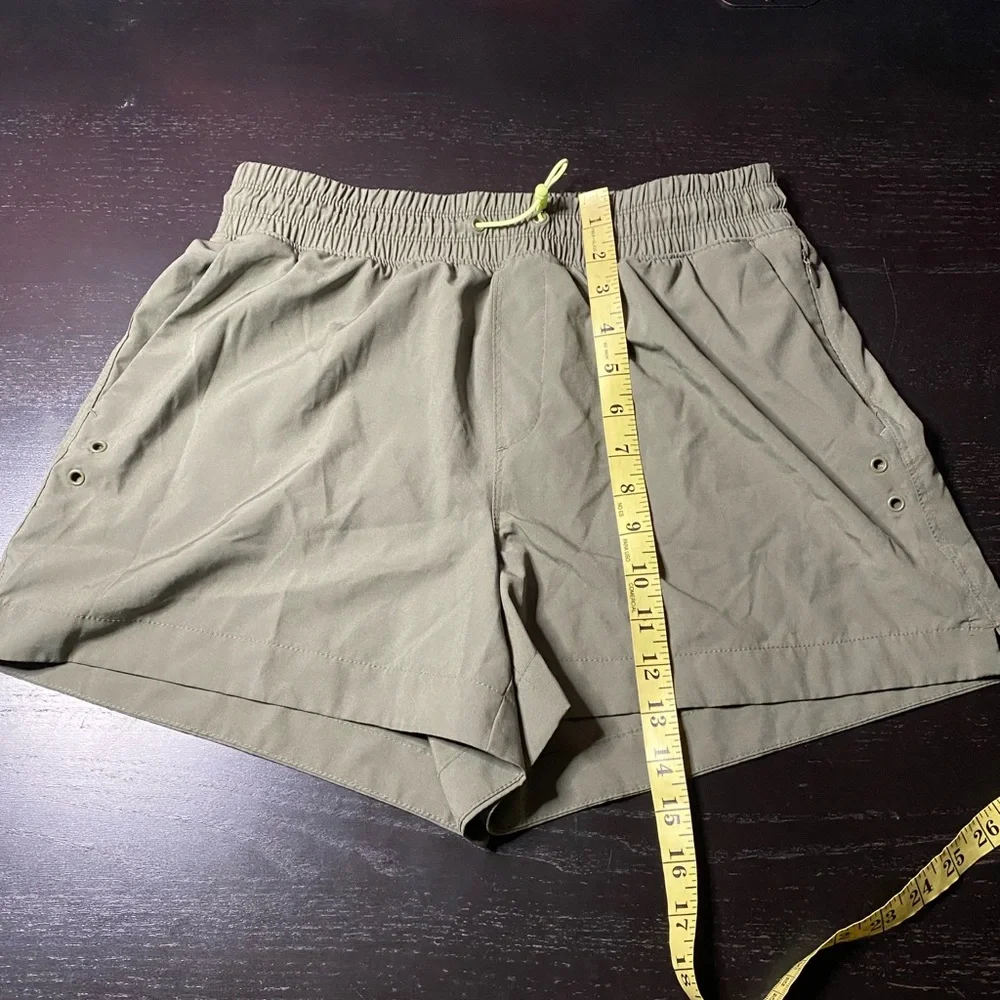 Old Navy Active StretchTech Shorts in Olive size S - Picture 4 of 6